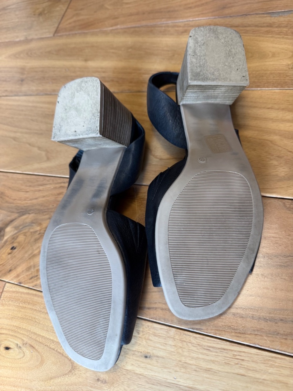 Bueno Black Leather Slingback Block Heel Sandals | Size 40 - Picture 8 of 9